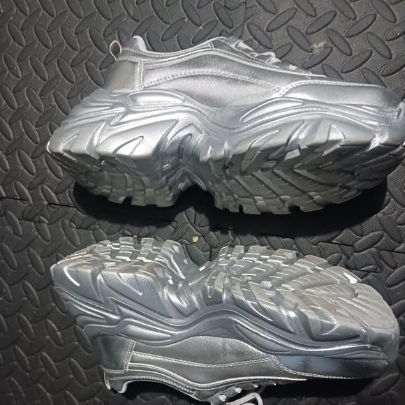 Women Silver Metallic Chunky Platform Sneakers - Picture 4 of 11